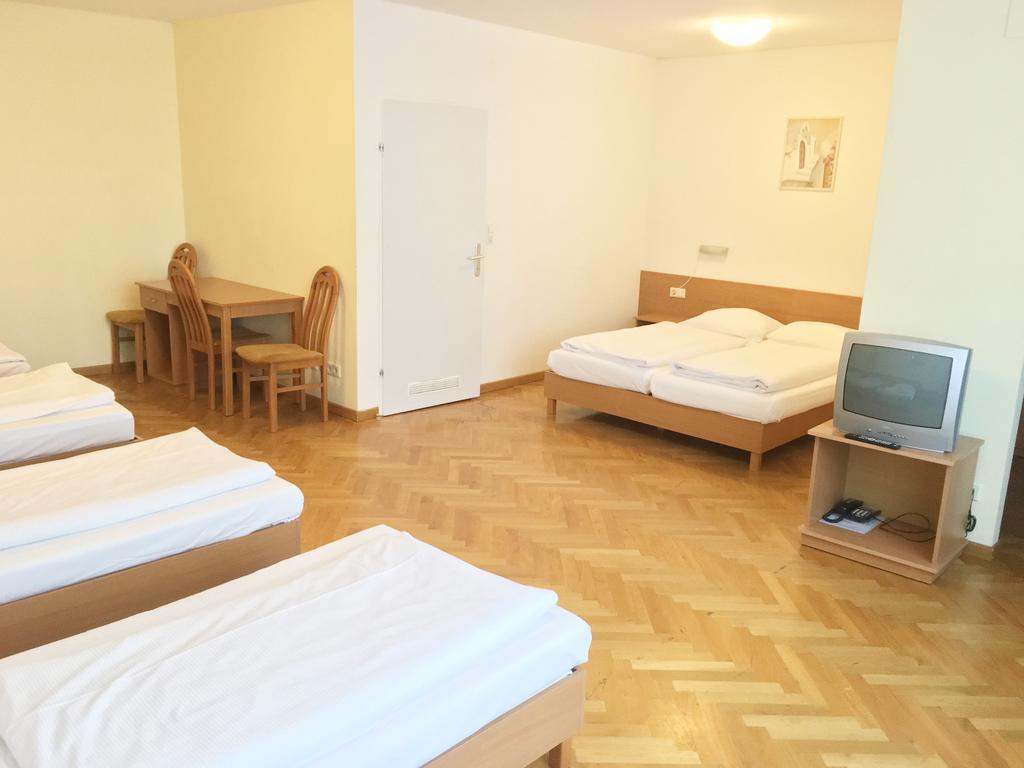 Hotel Geblergasse Виена Екстериор снимка